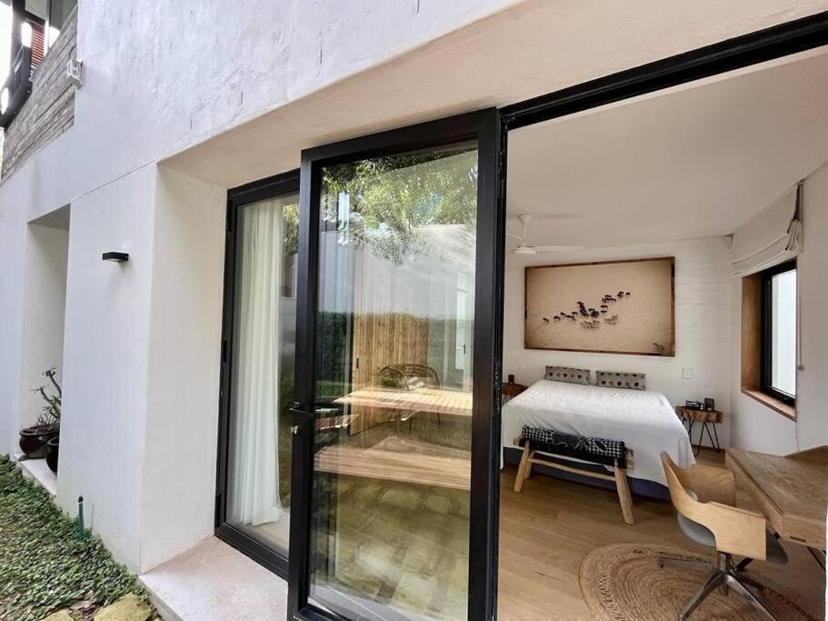 Modern On The Foot Of Table Mountain