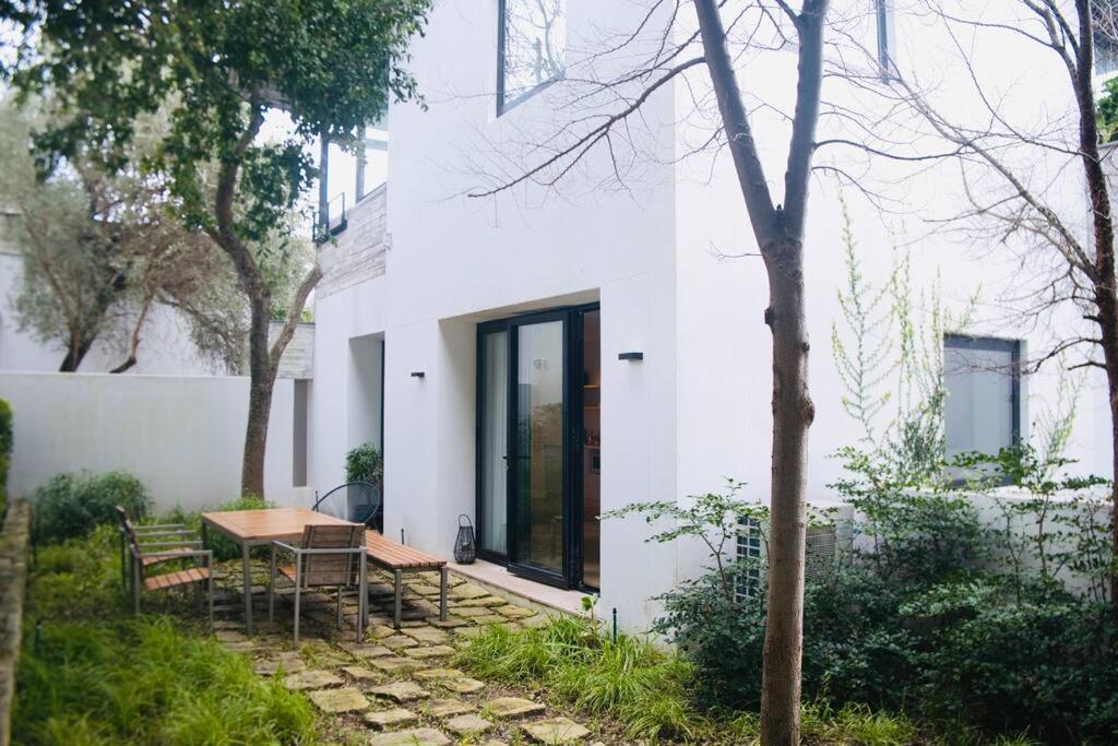 Modern On The Foot Of Table Mountain Apartment